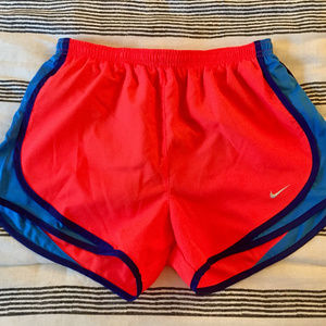 NWOT Nike Tempo Short